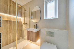 Ensuite Shower Room- click for photo gallery